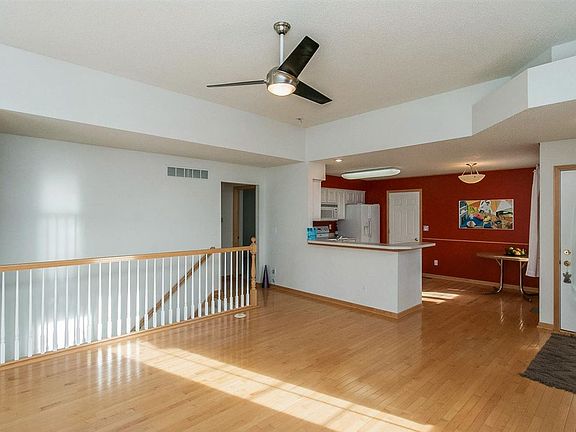 3rd image of 1417 Ranier Dr