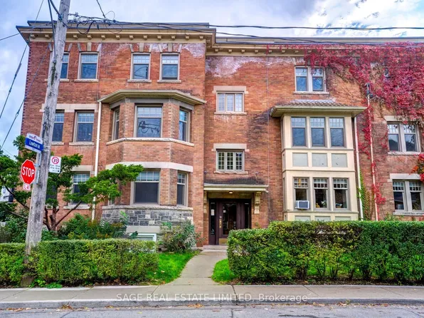 3 Lonsdale Rd #8, Toronto, ON M4V 1W4