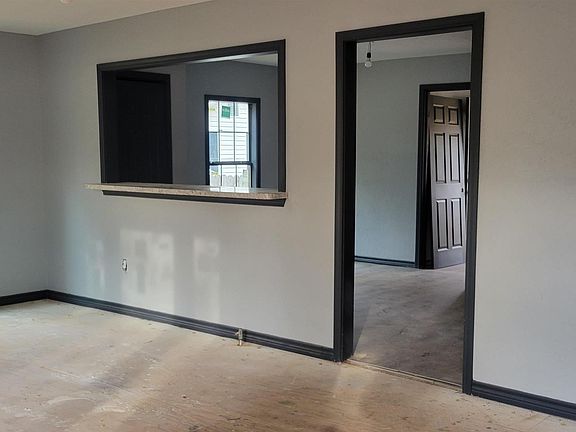 5th image of 204 N Plum St