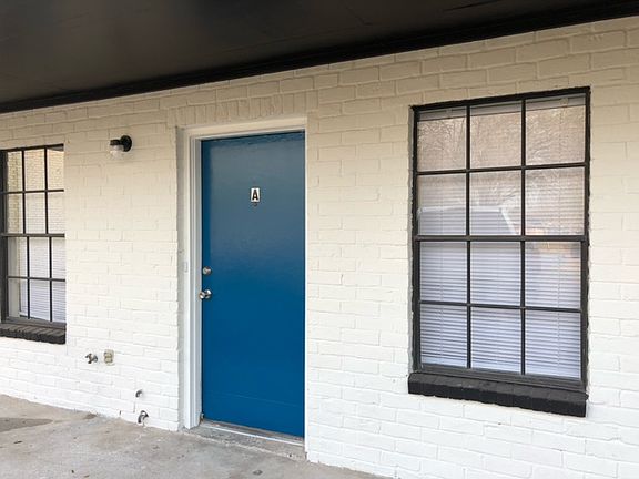 3rd image of 1700 W Samano St #E