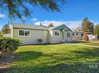 1213 Colorado St, Gooding, ID 83330