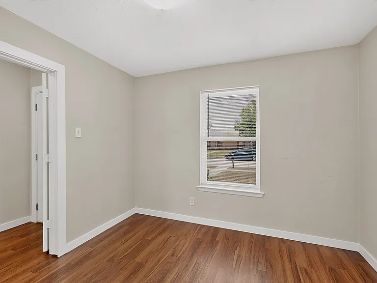 1717 Japonica Ln — Photo 17