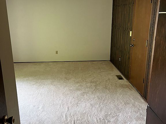 5th image of 14202 NE 67th Ct
