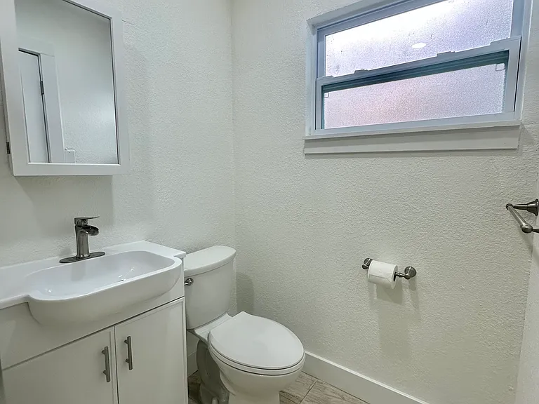 150 147th Ave E #1 — Photo 9