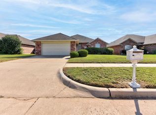 7604 Sandlewood Dr, Oklahoma City, OK 73132