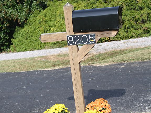 5th image of 8205 Tiffany Ln