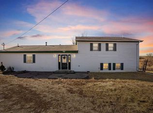 25487 165th St, Columbus Junction, IA 52738