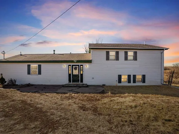 25487 165th St, Columbus Junction, IA 52738