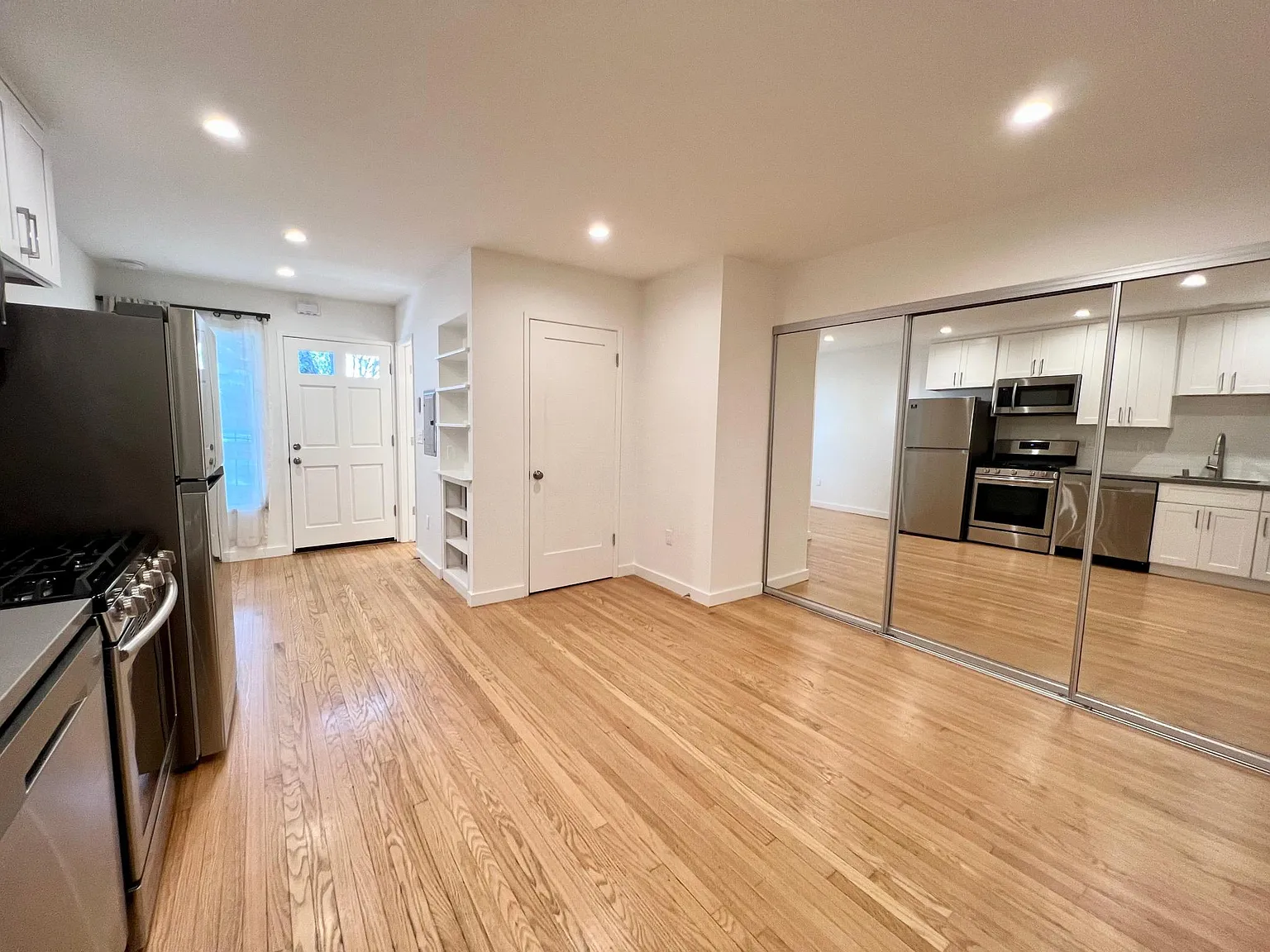 1210 Washington Ave — Photo 2