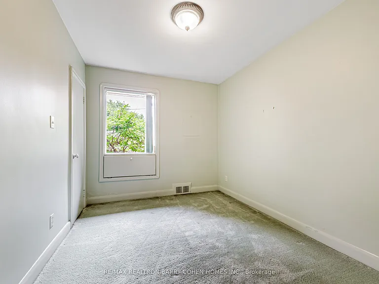 200 Cortleigh Blvd — Photo 10
