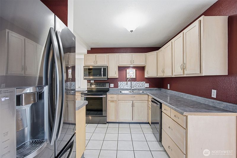 5th image of 346 7th Ave SW