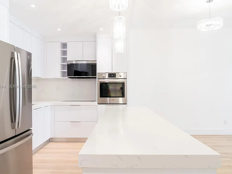 19390 Collins Ave #24-PH — Photo 31