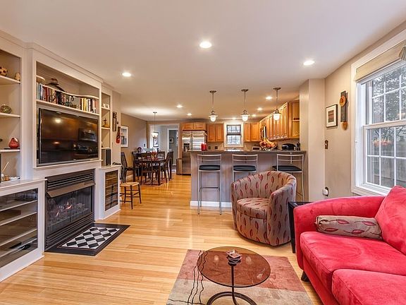 2nd image of 58 Purchase St