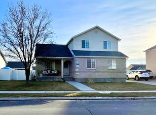 2126 E Lodge Pole Dr, Eagle Mountain, UT 84005