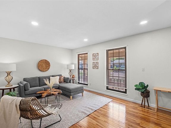 4th image of 4403 Remus Dr