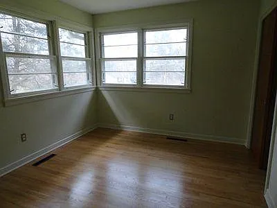 3 bed, 1.5 bath, 1496 sqft, $2,800 — Photo 4