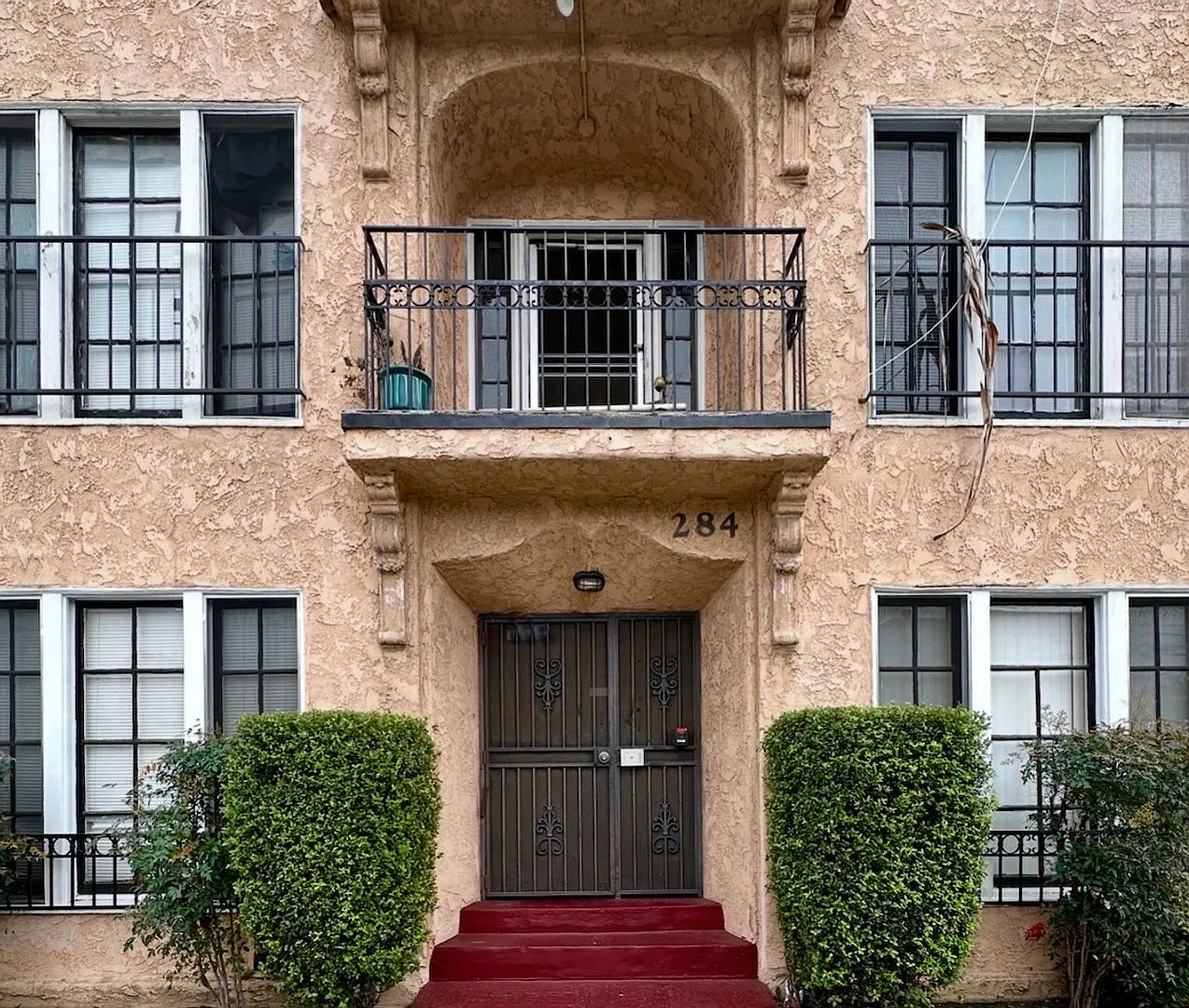 1109 Sea Breeze Building — Photo 1