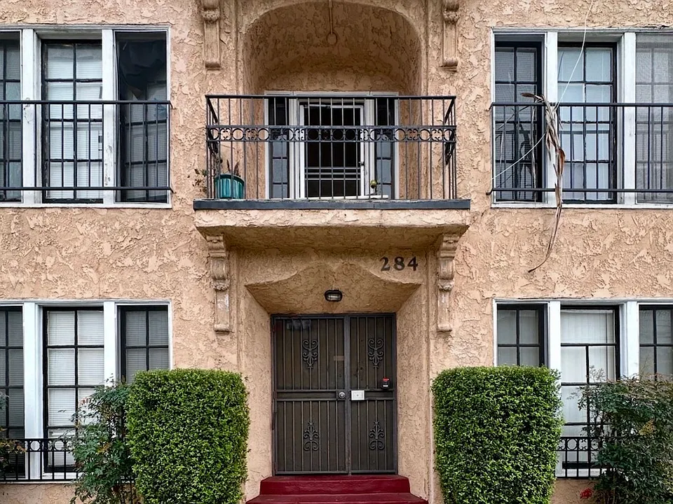 1109 Sea Breeze Building
