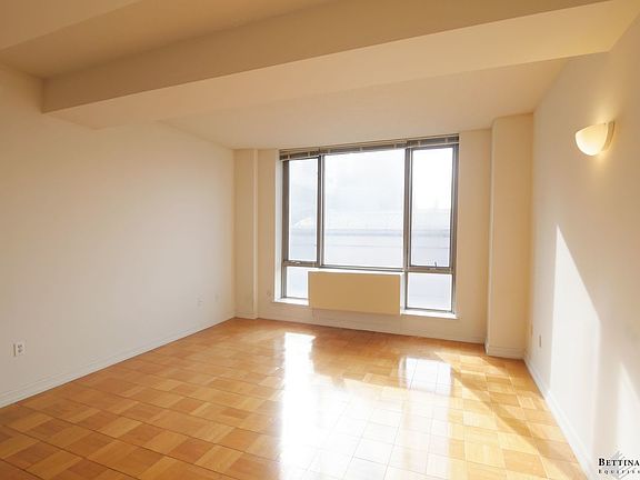 5th image of 321 W 54th St APT 705