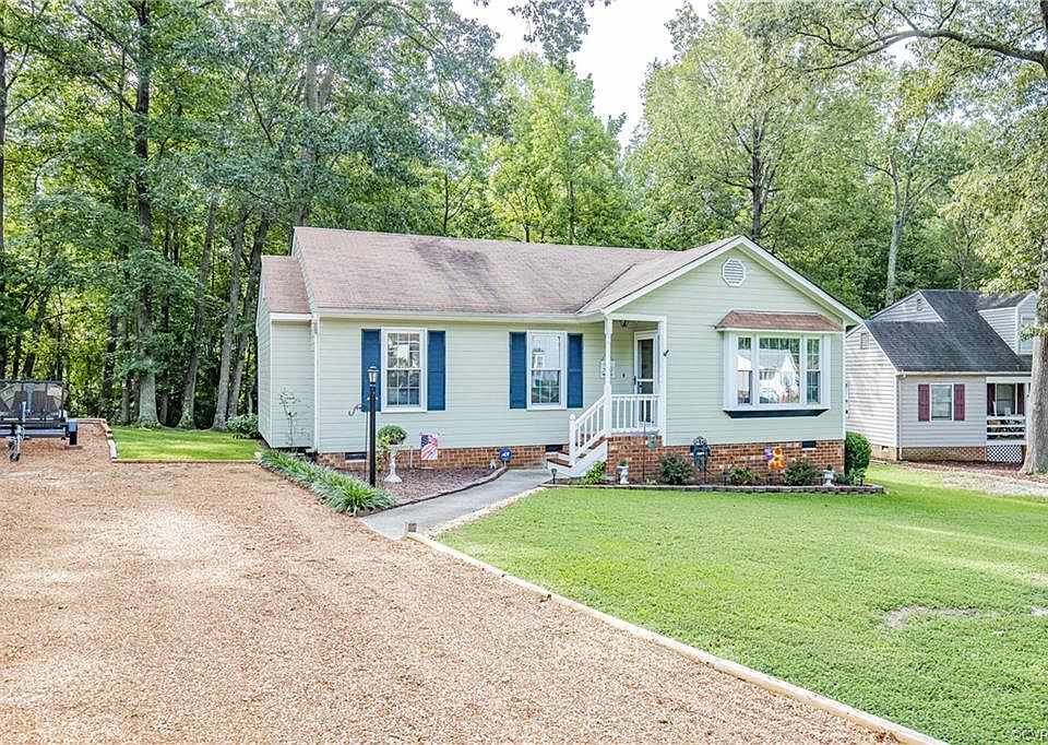 1st image of 2907 Sand Hills Dr