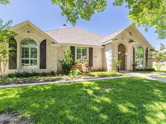 3rd image of 5409 Fairway Dr