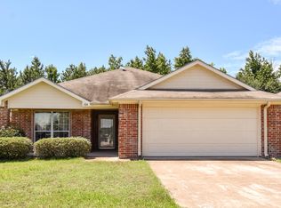 104 Ray Creek Dr, Longview, TX 75605