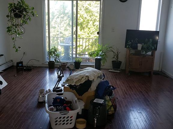 3rd image of 26 Saint Andrews Pl #2
