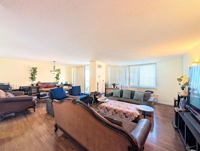 412 Harmon Cove Tower #412, Secaucus, NJ, 07094