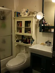 Rented by Cezanne Outlet LLC