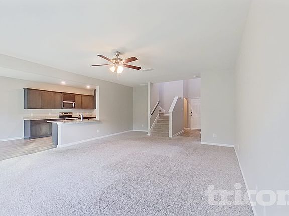 3rd image of 1917 Belmont Ln