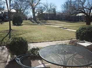 15 Auburn Ct APT D, Alexandria, VA 22305