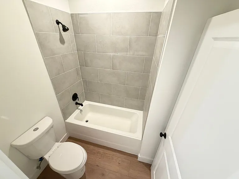 731 Schrader Ave SW — Photo 20