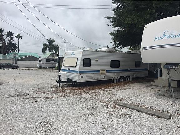 4th image of 1110 Kaufman Ave