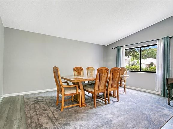 5th image of 7926 Autumn Wood Dr