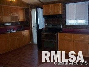 5th image of 824 S D St