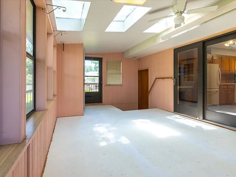 7221 Lexington Ave — Photo 12