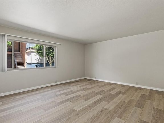 4th image of 450 W Vermont Ave #1202