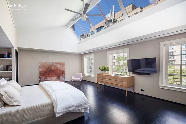 Sold by Sotheby's International Realty | media 13