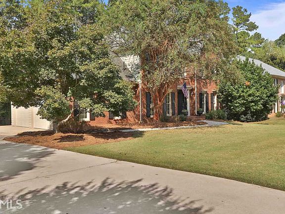 4th image of 222 Columns Ln