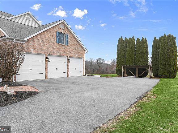 3rd image of 42 Bush Cabin Ct
