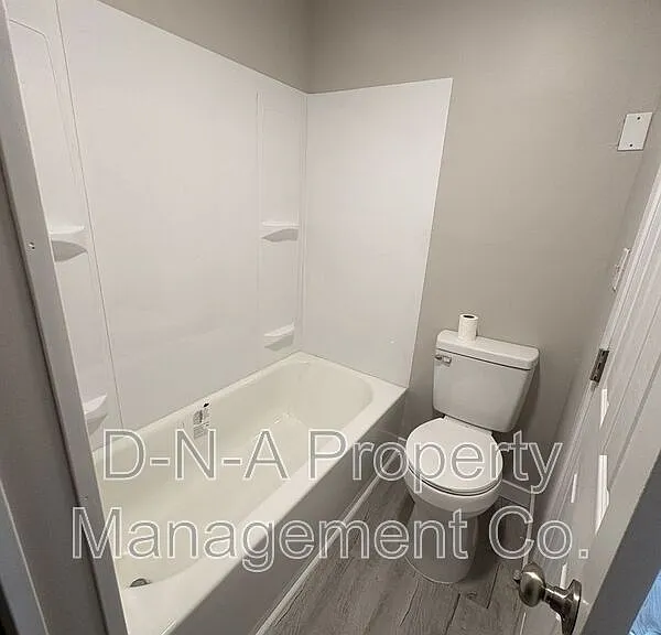 119 N 9th St #101 — Photo 3