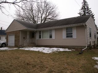 961 Front St, Aurora, IL 60505