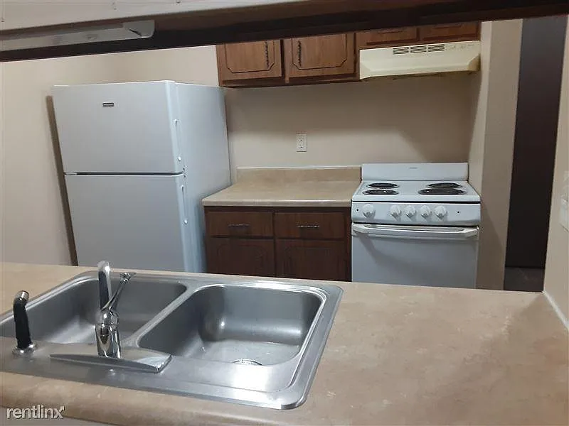 Lake Manor — Photo 2