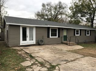 702 N Elizabeth St, Sapulpa, OK 74066