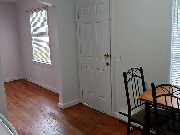 4th image of 1930 1/2 Snyder Ave
