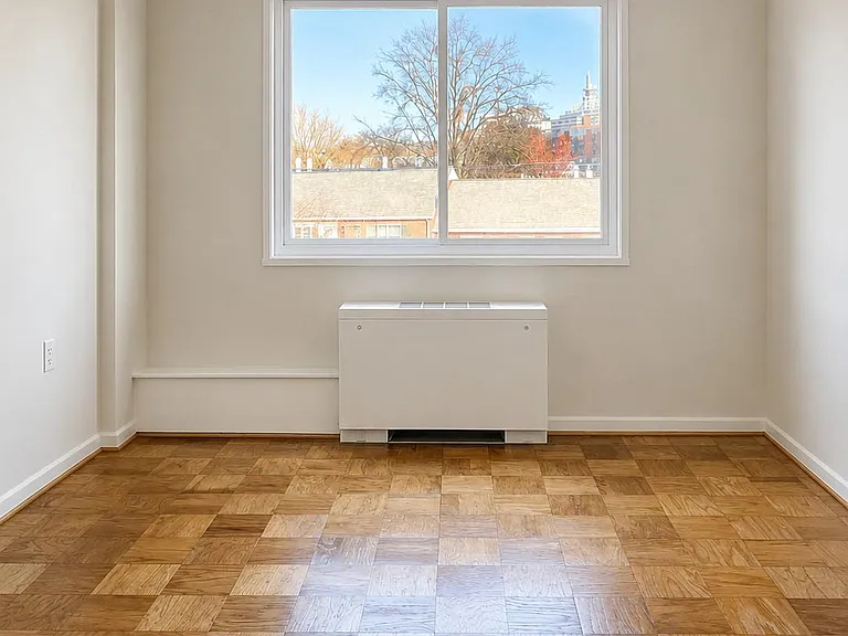 4800 Chevy Chase Dr #404 — Photo 20