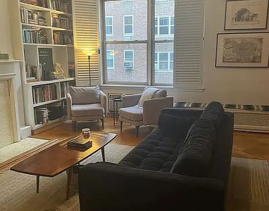 4th image of 315 W 75th St #2R