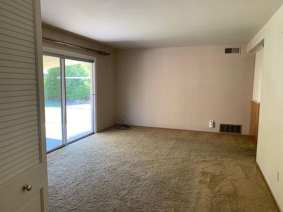 4th image of 238 E Canterbury Dr