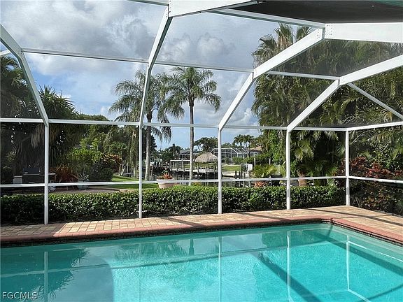 4th image of 4047 Country Club Blvd