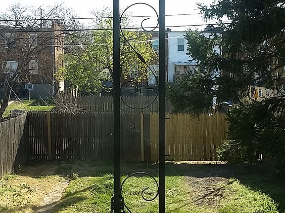 3rd image of 2961 Yorkway